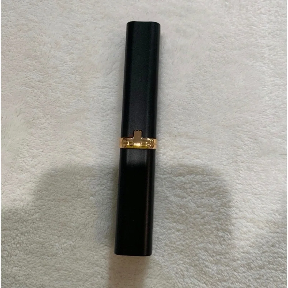 L'Oreal Colour Riche Matte Lipstick 137 Le Nude Assertive NWOT Volumizing 0.06oz